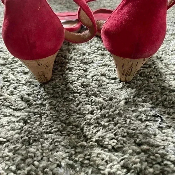Tory Burch Savannah Wedge Red Suede Sandal Size 8M - Picture 4 of 7